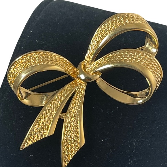 Vintage gold NINA RICCI bow brooch large - Picture 3 of 7